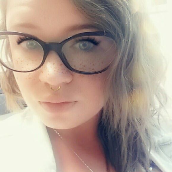 Meet your Posher, Sasha - Picture 1 of 2